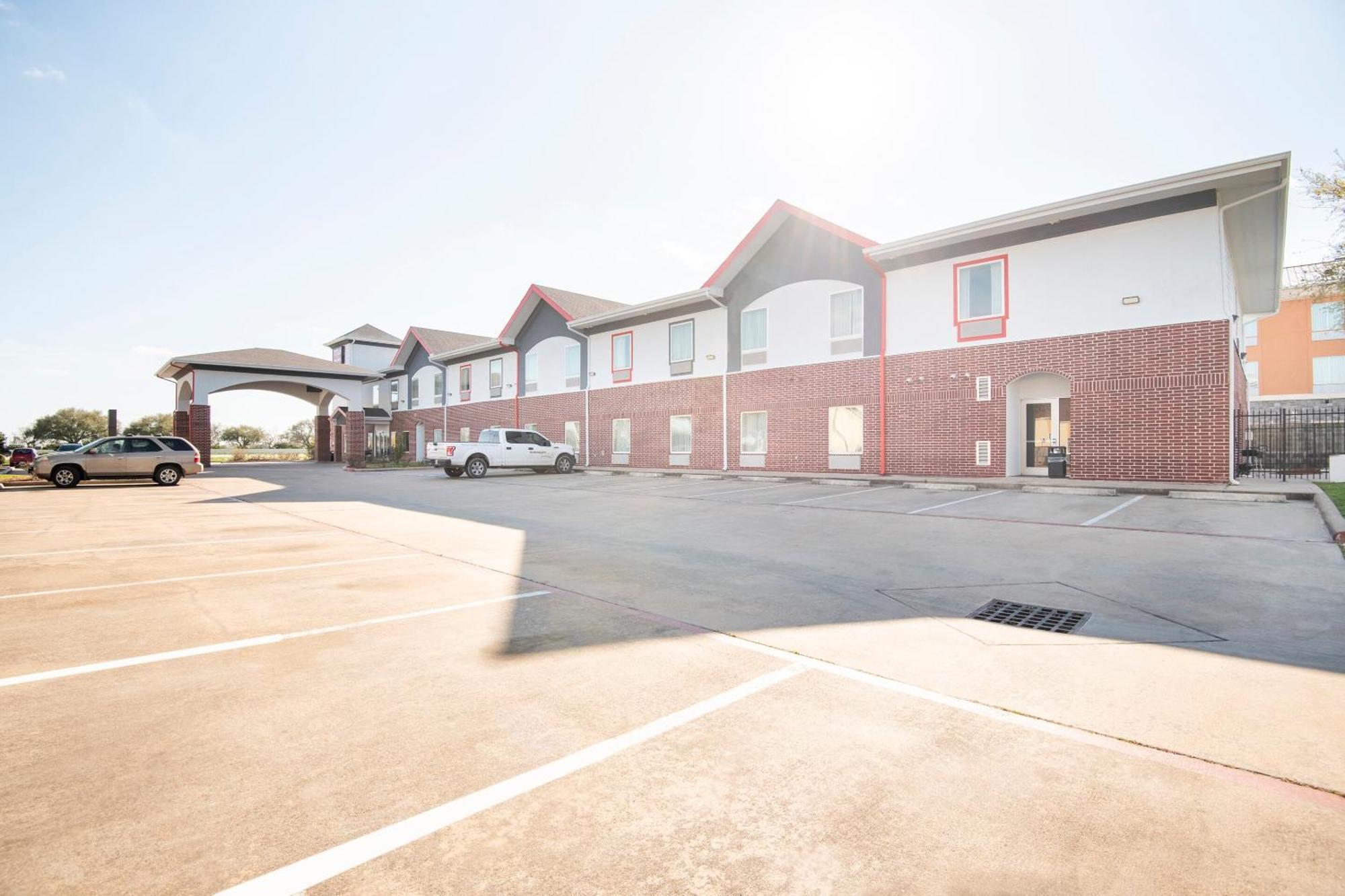Oyo Townhouse Clute Lake Jackson Exterior foto